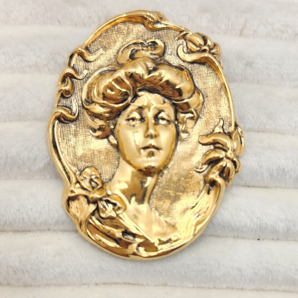 Vintage Metal Victorian Style Cameo Woman Lady Face Framed Brooch Pin Gold Tone
